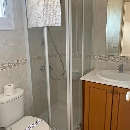 Holiday home Regina Gardens - Spacious 3 Bed, 2 Bath Maisonette *